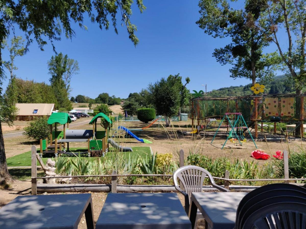 Camping " Le Grun De Chignore" Vollore-Ville Kültér fotó