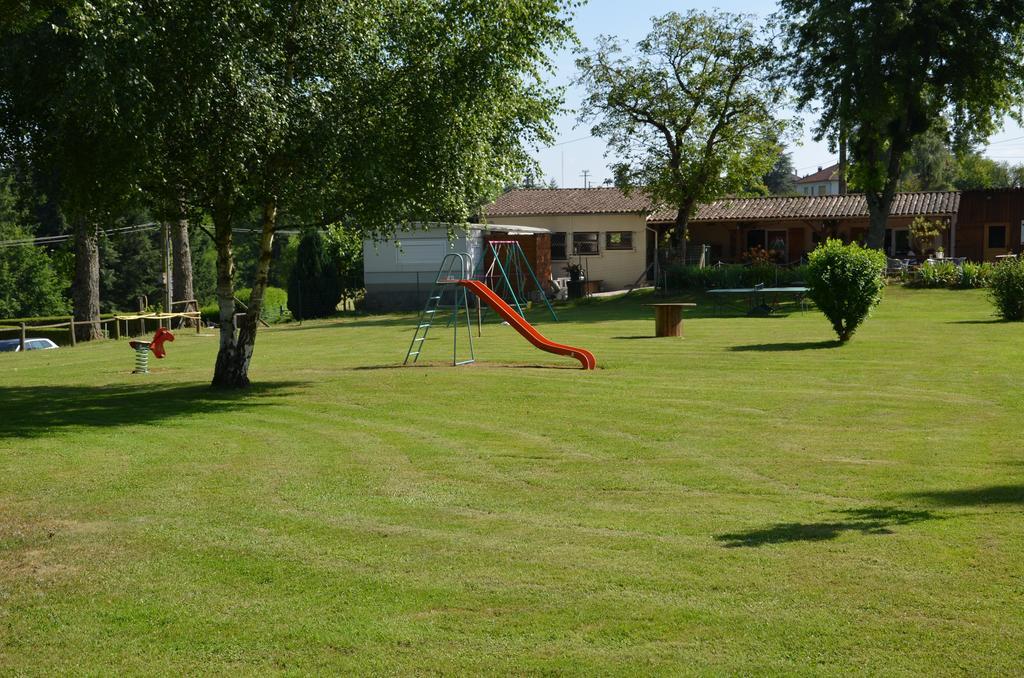 Camping " Le Grun De Chignore" Vollore-Ville Kültér fotó
